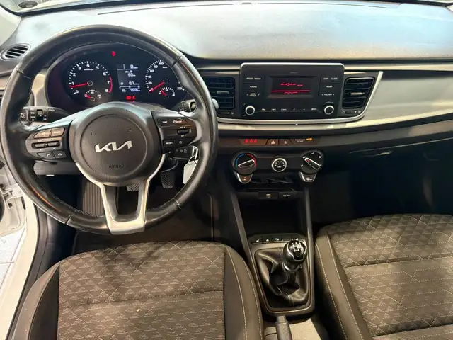 Kia Rio view 9