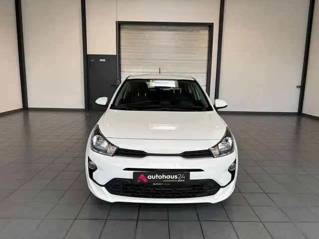 Kia Rio view 2