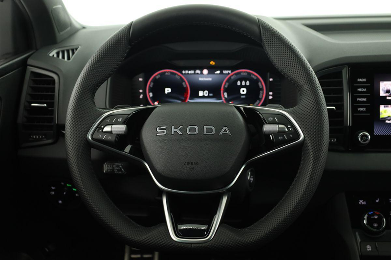 Skoda Karoq Sportline 1.5 TSI DSG Sportline, AHK, Navi, Mat... — photo 5