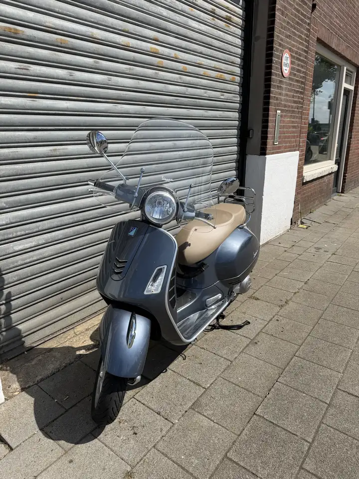 Vespa GTS 300