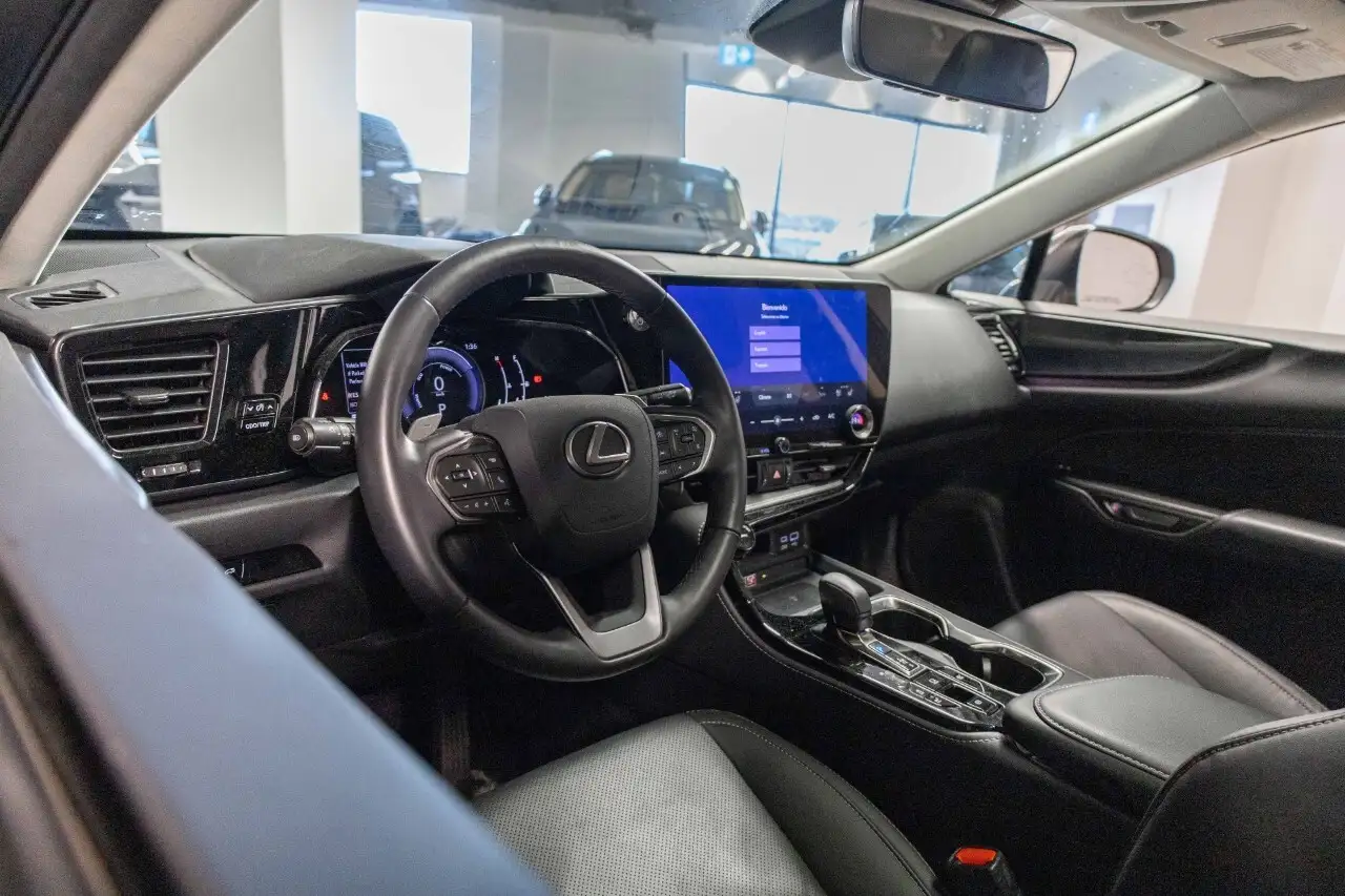 Lexus NX снимка Lexus NX