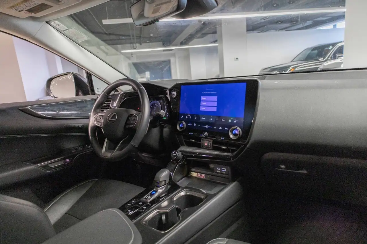 Lexus NX снимка Lexus NX
