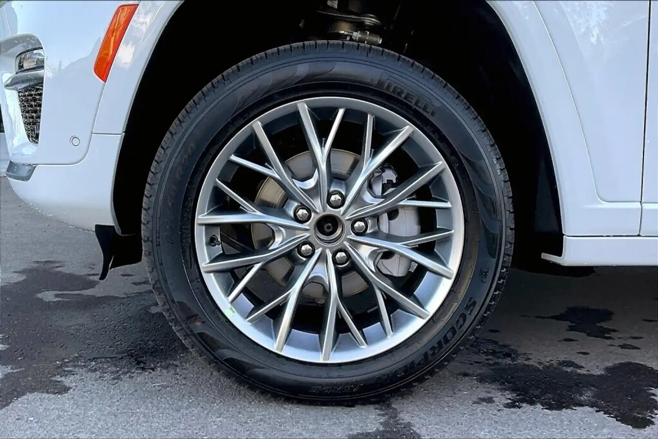 Jeep Grand Cherokee снимка Jeep Grand Cherokee