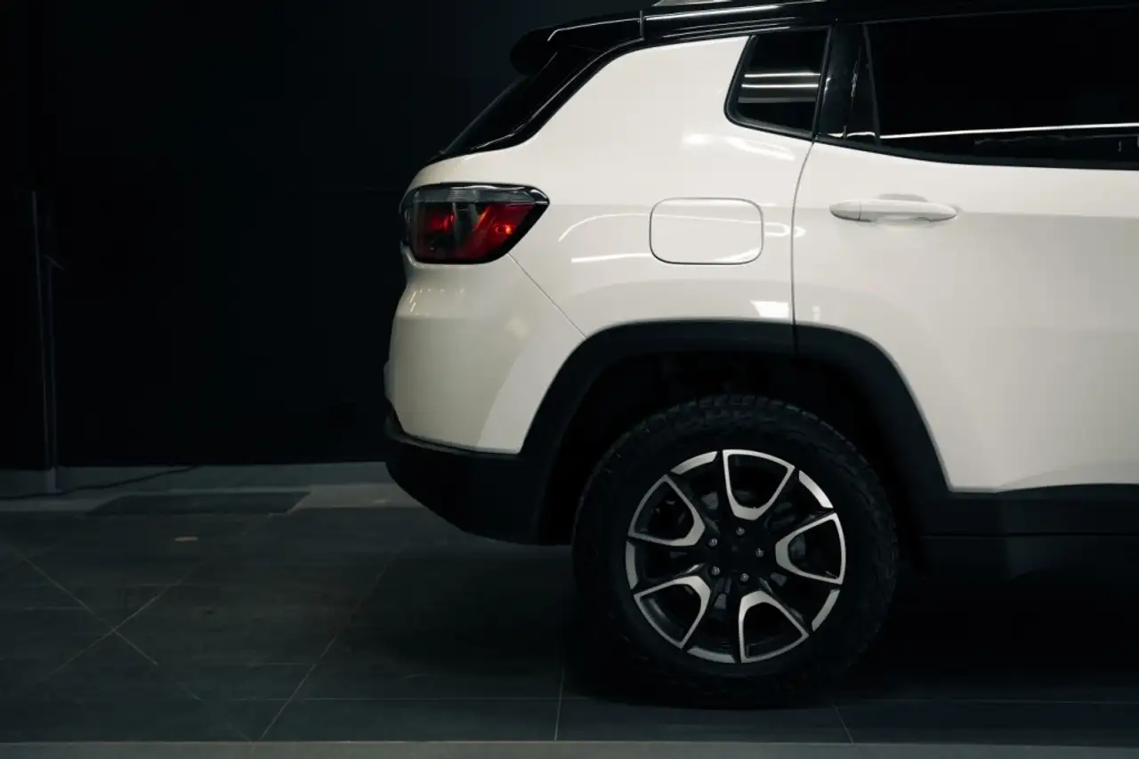 Jeep Compass снимка Jeep Compass