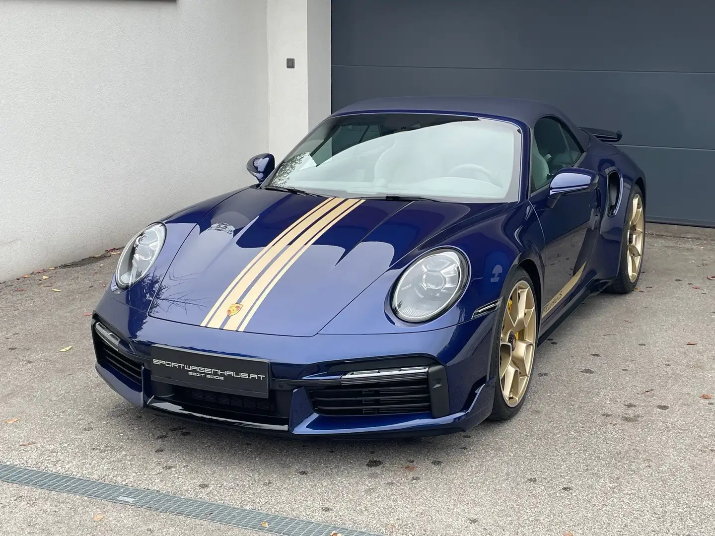 Porsche 992 911 992 Turbo S Cabriolet*Aero Kit*Enzianblau*Gold Blauw - 1