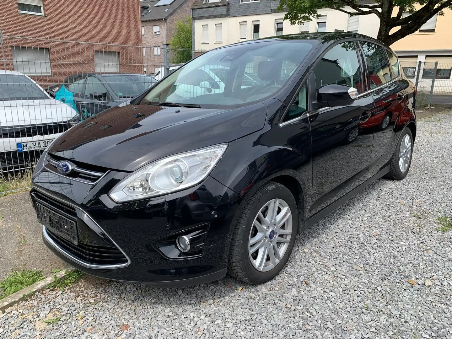 Ford C-Max Titanium Schwarz - 1