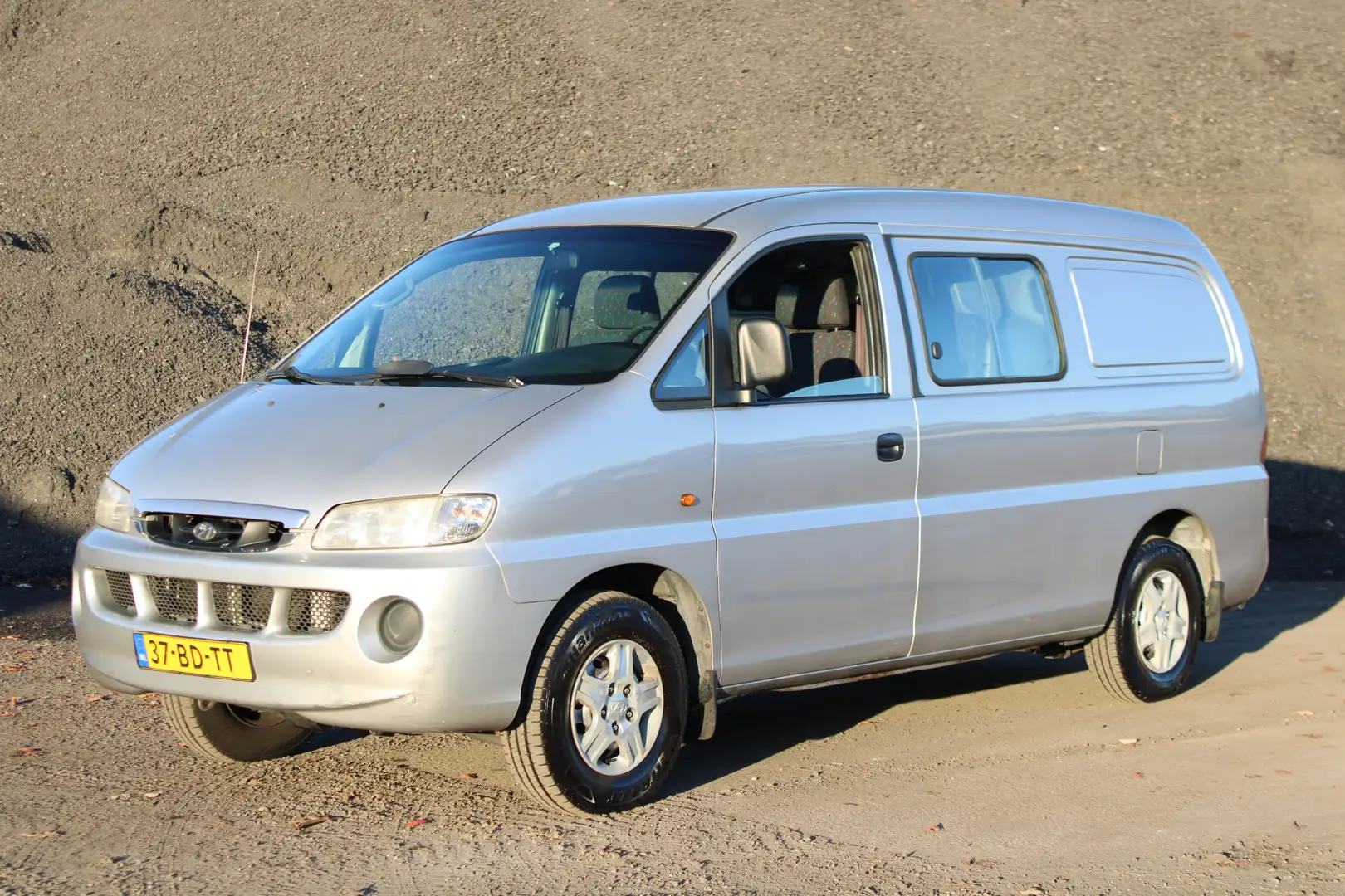 Hyundai H 200 2.5 DC lang 6 seater Gris - 1