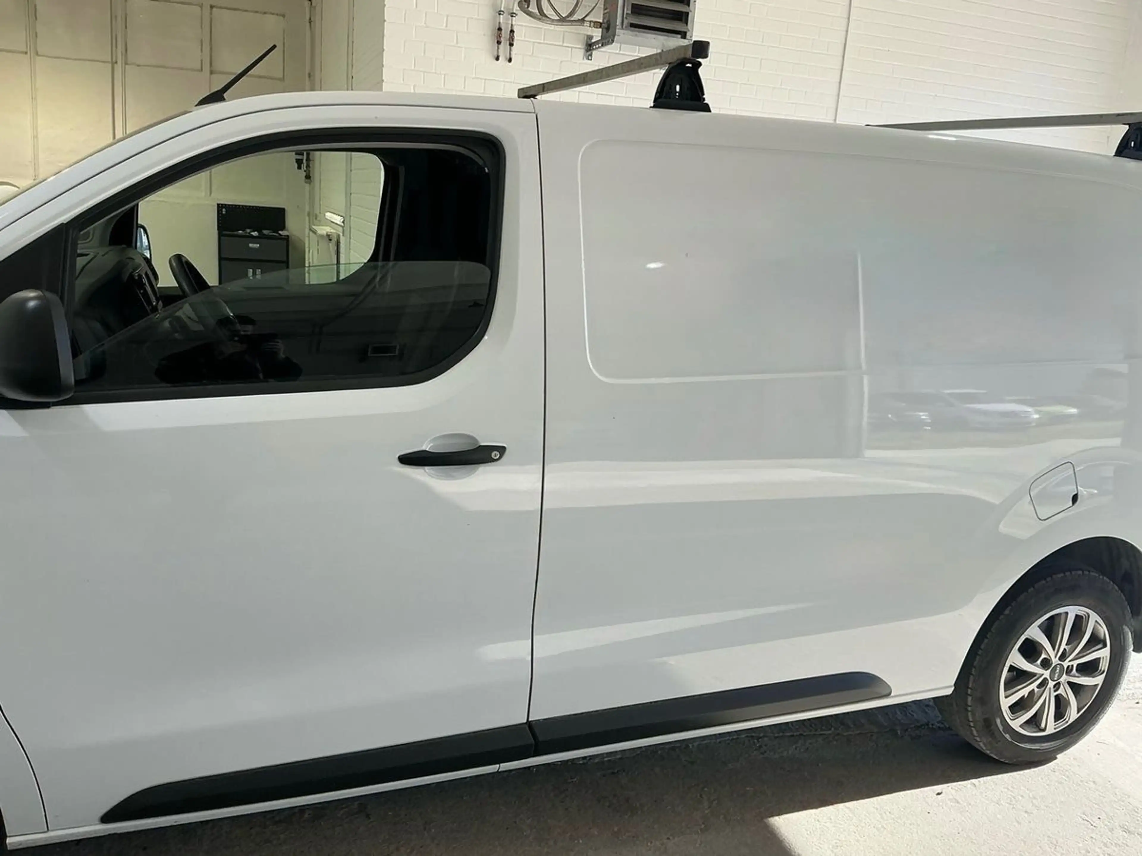 Toyota Proace L1 Meister AHK Navi CAM PDC CarPlay — photo 4
