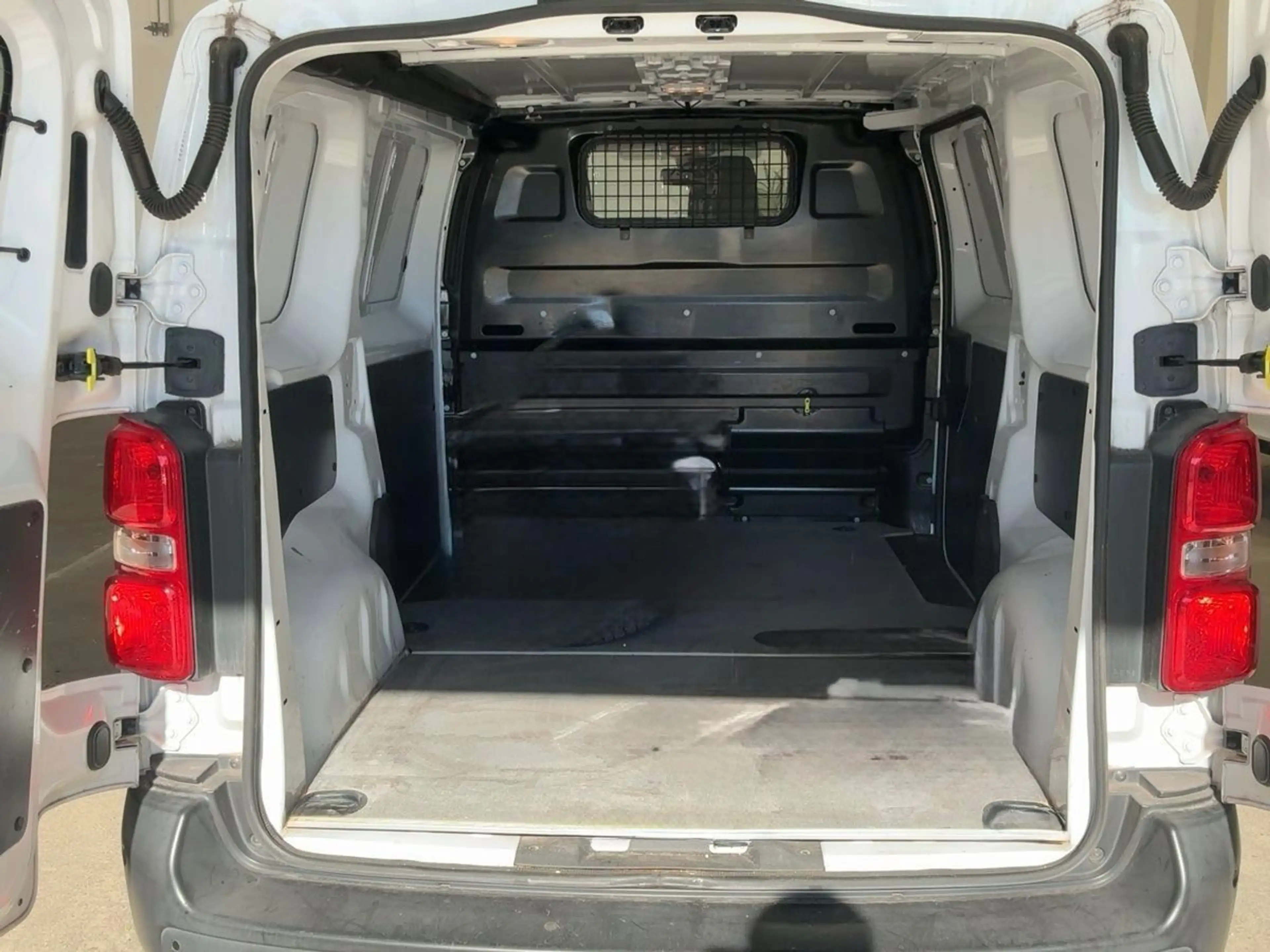 Toyota Proace L1 Meister AHK Navi CAM PDC CarPlay — photo 14