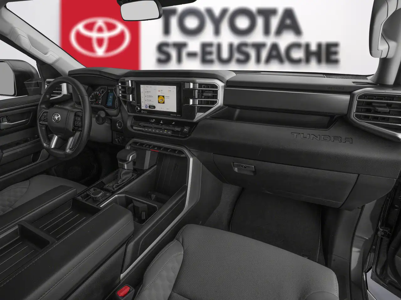 Toyota Tundra снимка Toyota Tundra