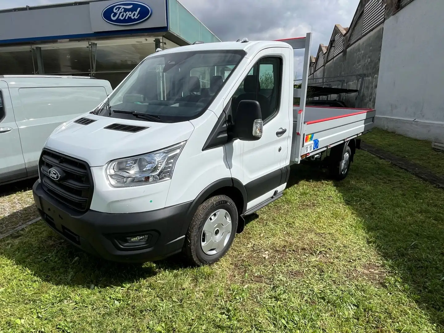 Ford Transit 350 2.0 EcoBl. 165CV PM Cassonato Trend Weiß - 2
