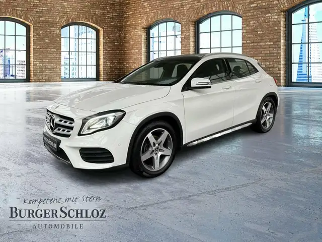 Mercedes-Benz GLA 200 AMG KeyLess KlimaA LED LM Navi PDC Pano