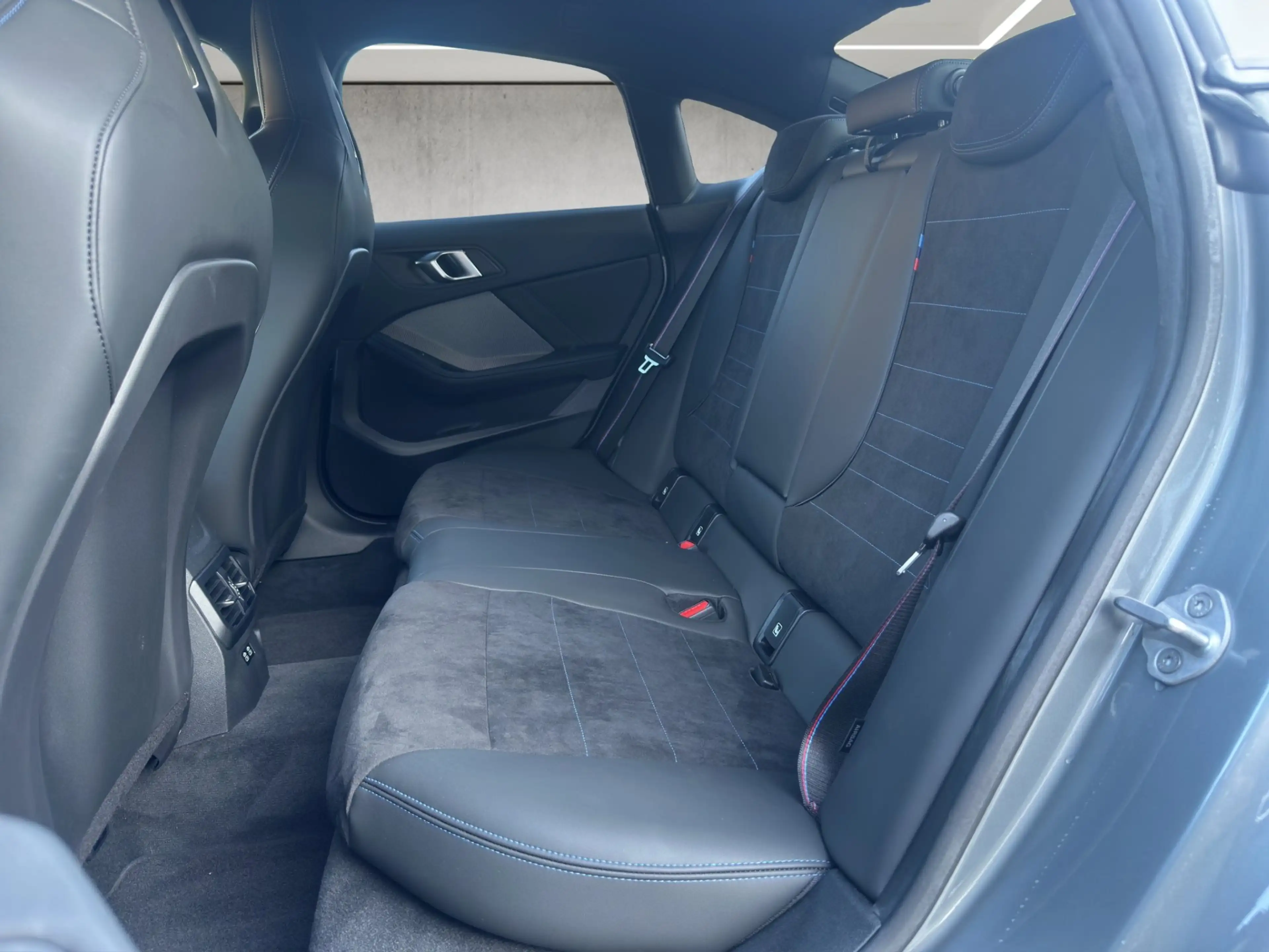 BMW 220 d — photo 11
