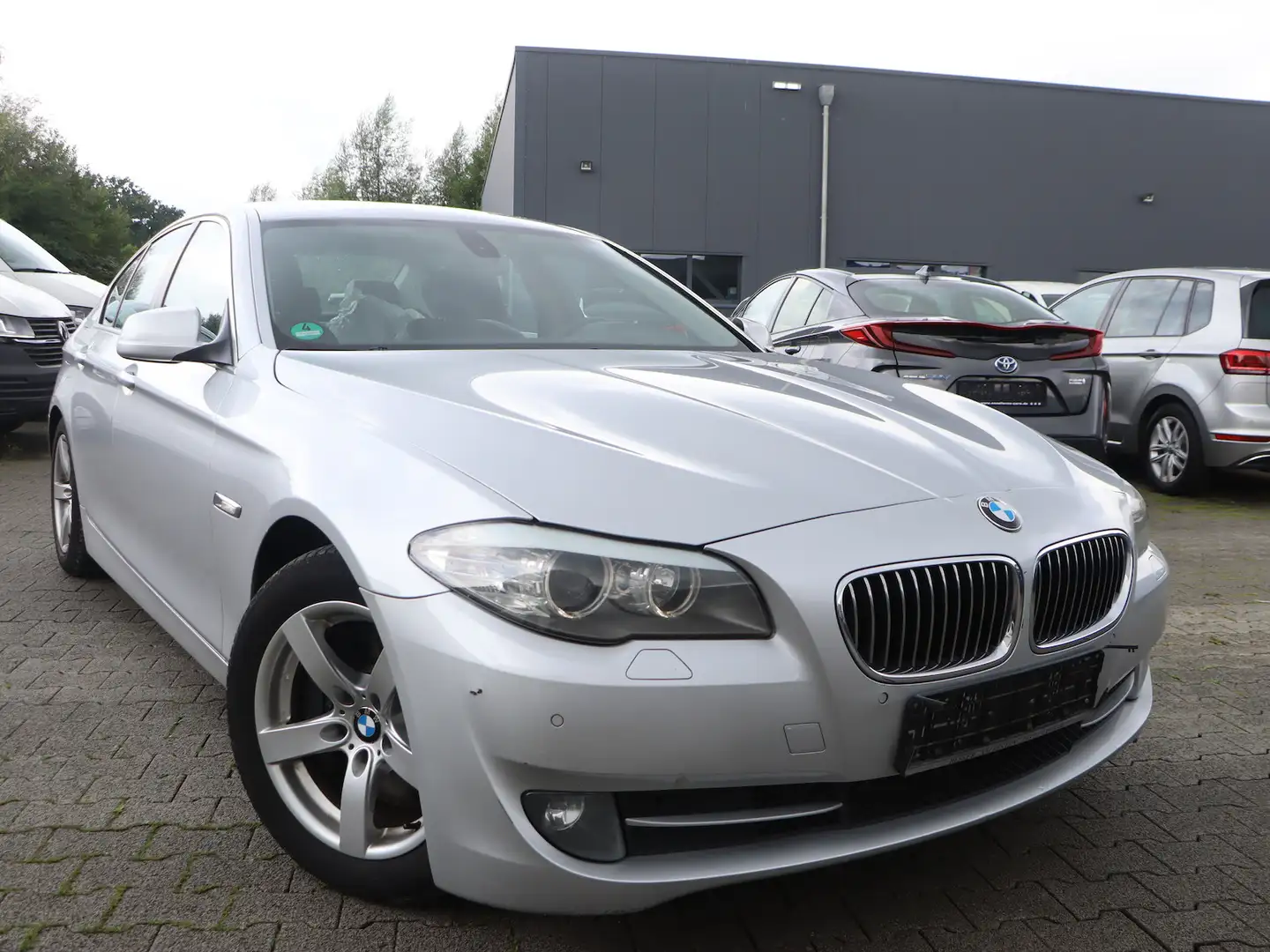 BMW 525 525d LIMOUSINE F10 / XENON / LEDER / NAVI-PRO Zilver - 1