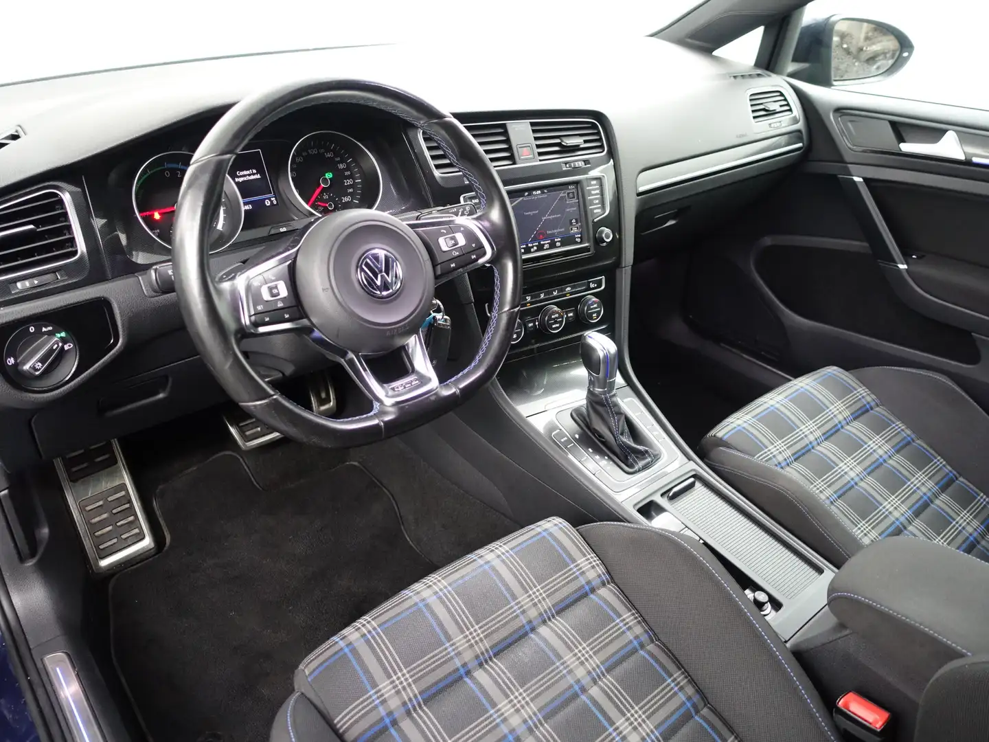 Volkswagen Golf GTE 1.4 TSI Highline+ Aut- Carplay, Xenon Led, Park Pi Blauw - 2