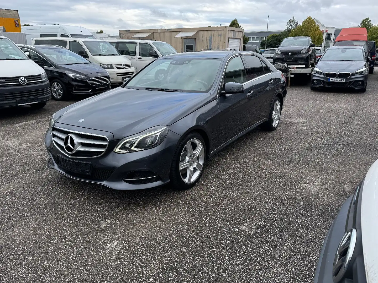 Mercedes-Benz E 350 E -Klasse Lim. E 350 BlueTec 4Matic Grau - 1