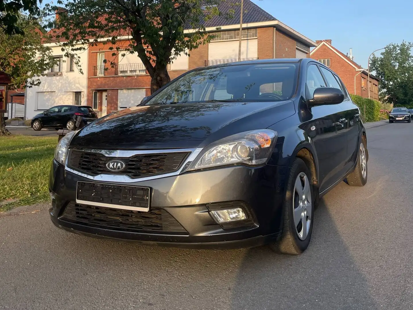 Kia Ceed / cee'd Cee'D 1.4i LX AIRCO Grijs - 1