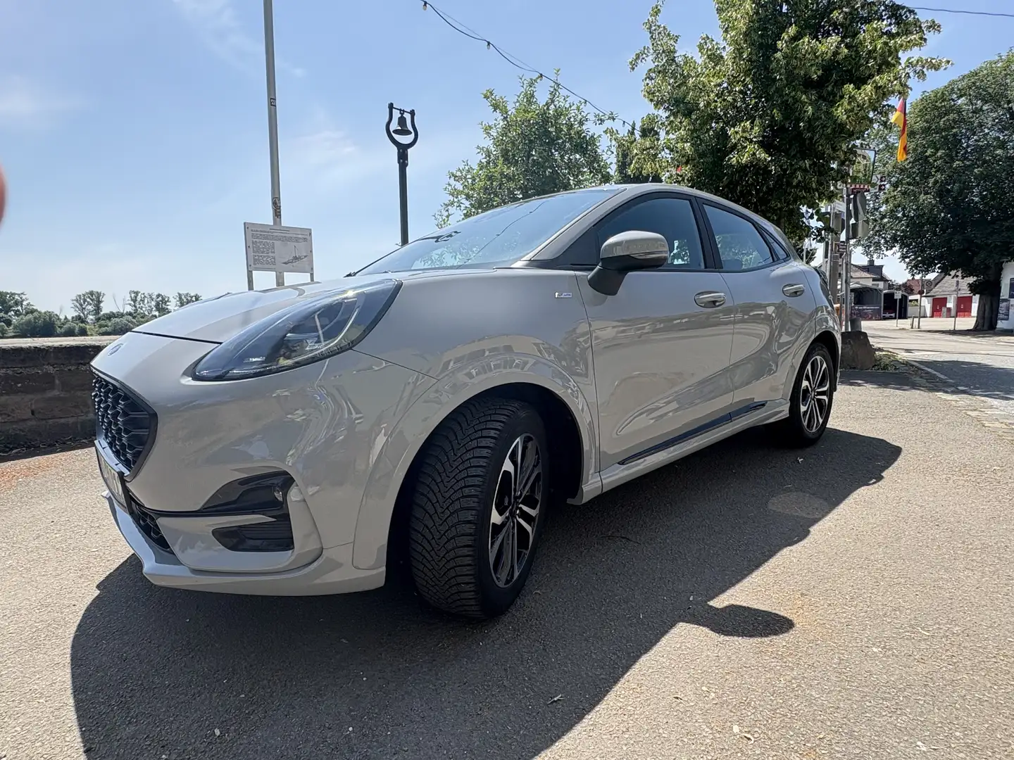 Ford Puma ST-Line Grau - 2