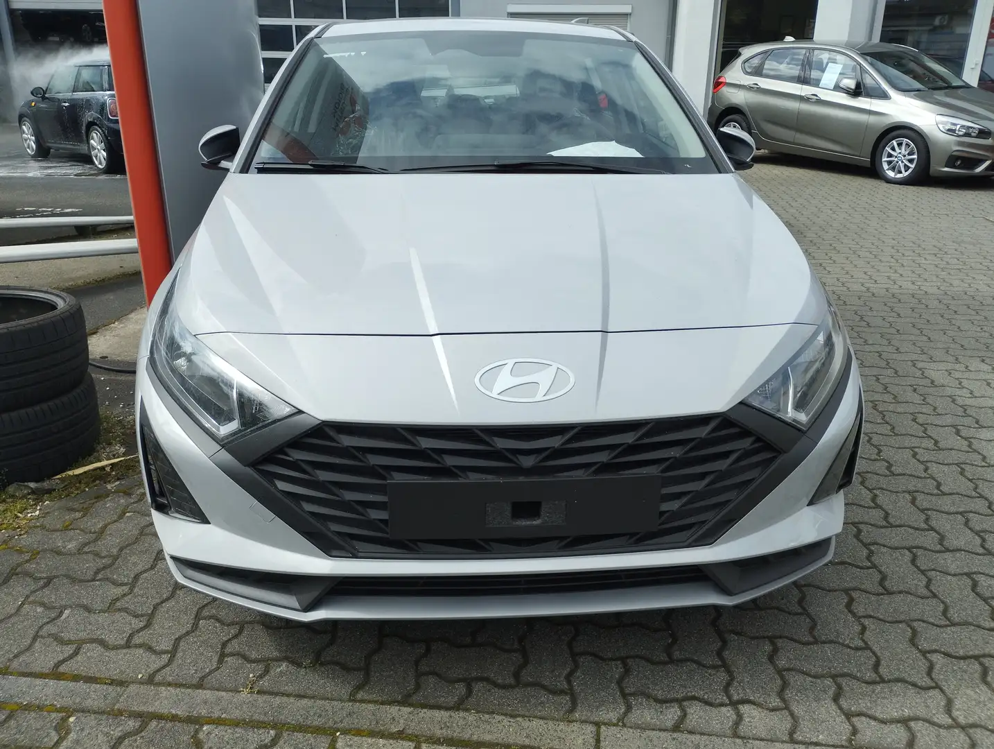 Hyundai i20 Smart 1,2 MPI "Aktions-Preis" NEU Grey - 1