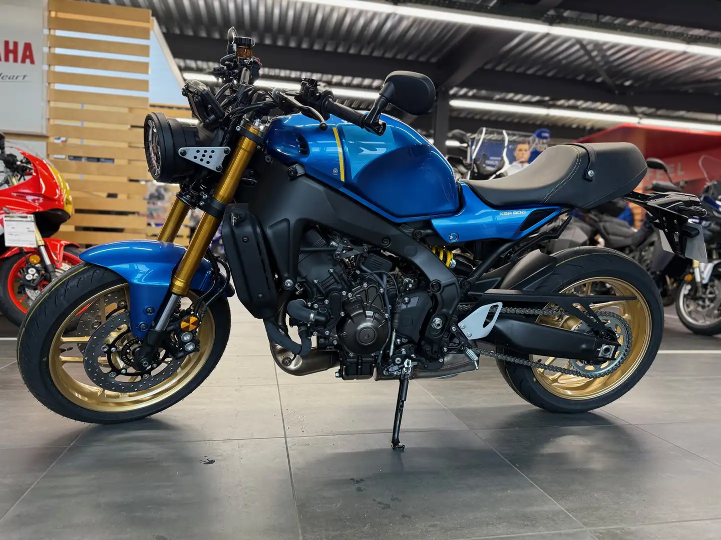 Yamaha XSR 900 Bleu - 1