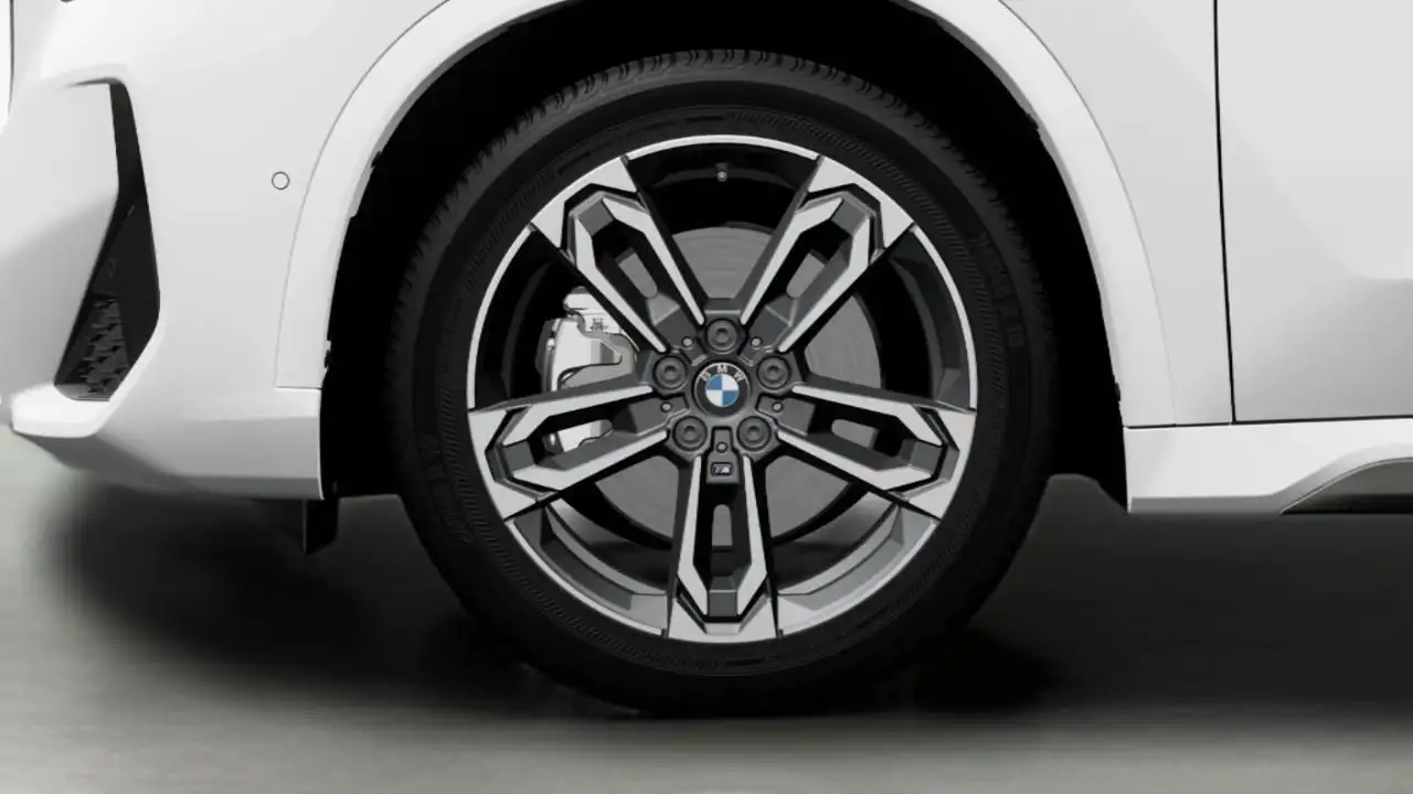 BMW X1 снимка BMW X1