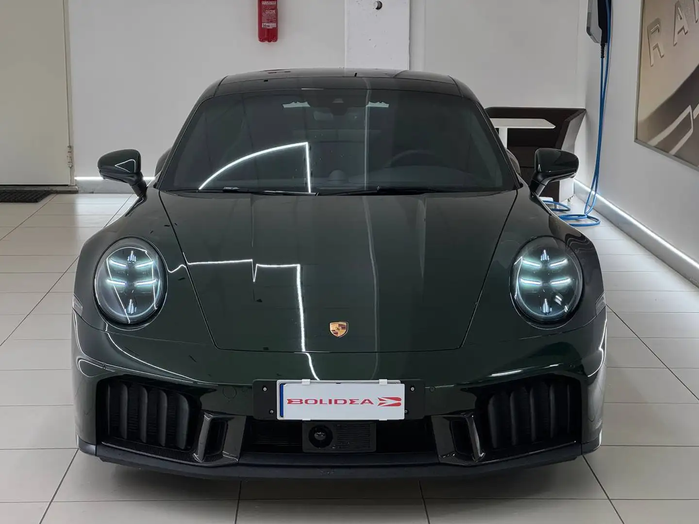 Porsche 992 911 Carrera 4 GTS Vert - 2