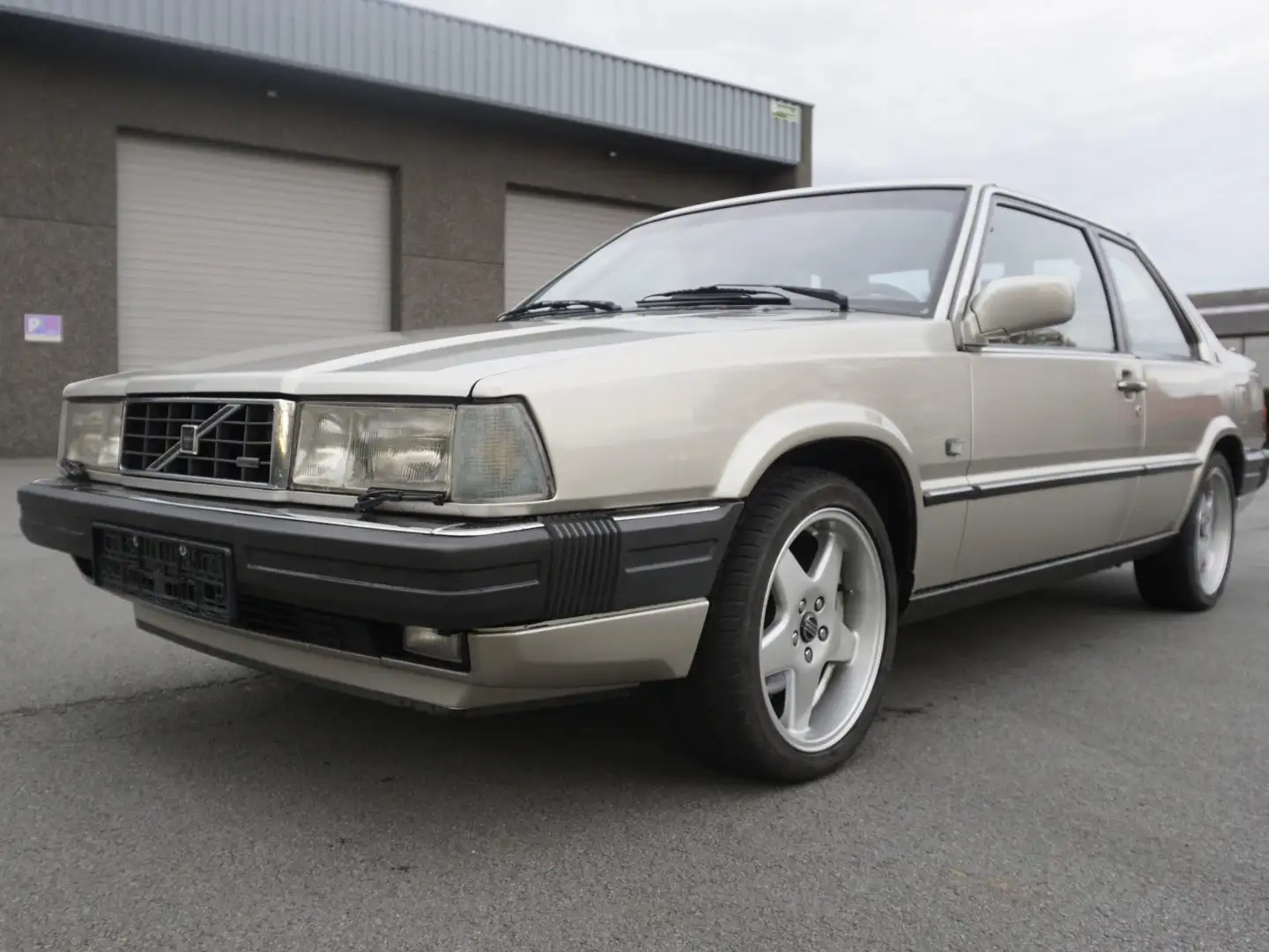Volvo 780 BERTONE 2.9L Alpine - Italiaanse Zweed 45.072Km Grau - 1