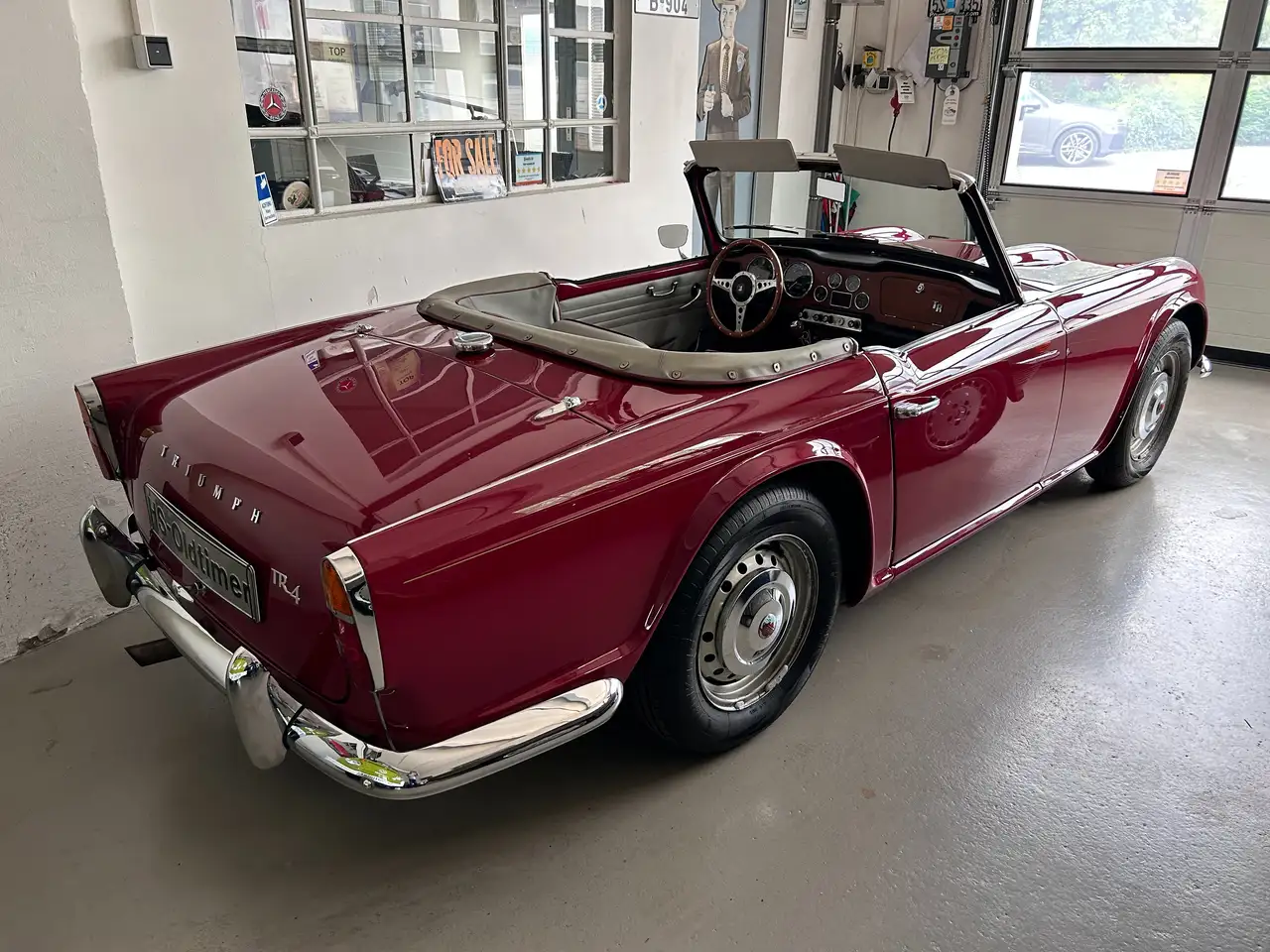 Triumph TR4 Cabriolet / Roadster aufwendig restauriert., foto 5