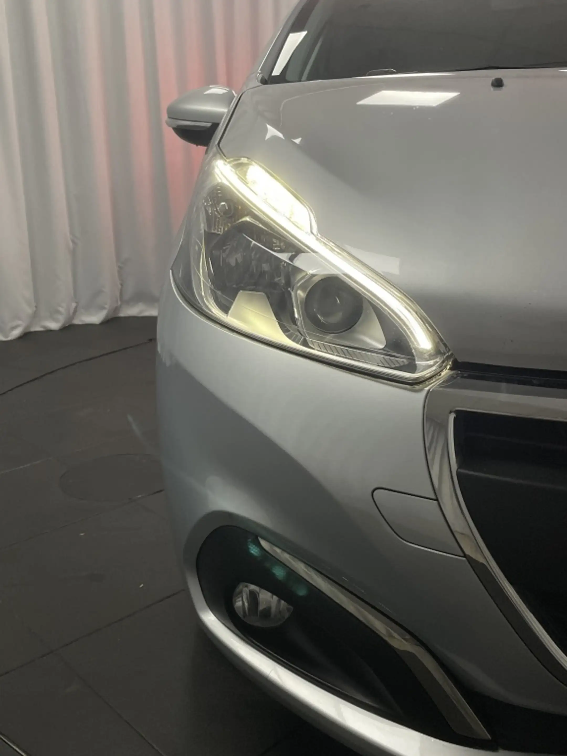 Peugeot 208 Blue Lion 82pk Airco | Cruise | 1.2 VTI 60KW/82PK — photo 7