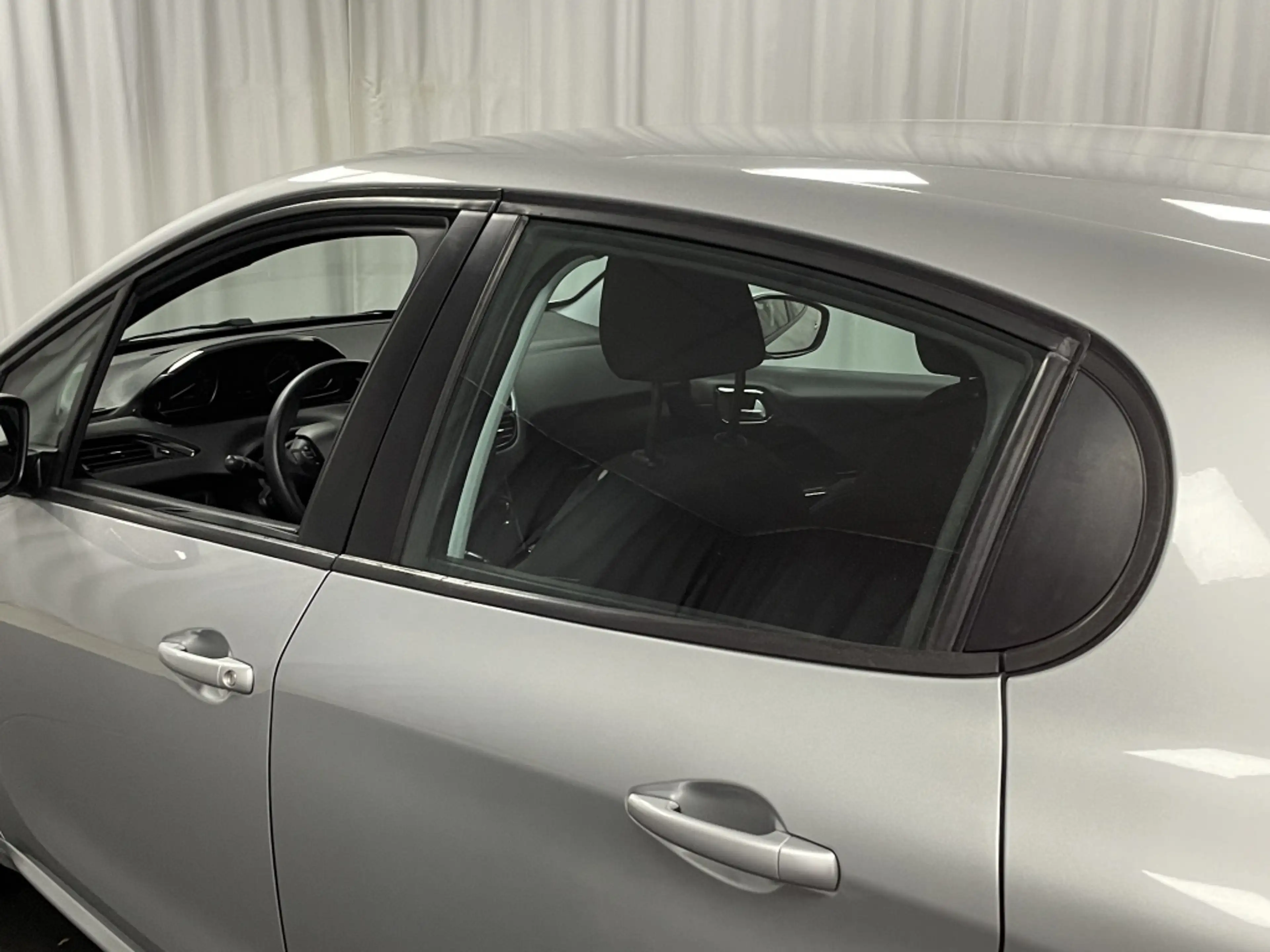 Peugeot 208 Blue Lion 82pk Airco | Cruise | 1.2 VTI 60KW/82PK — photo 10