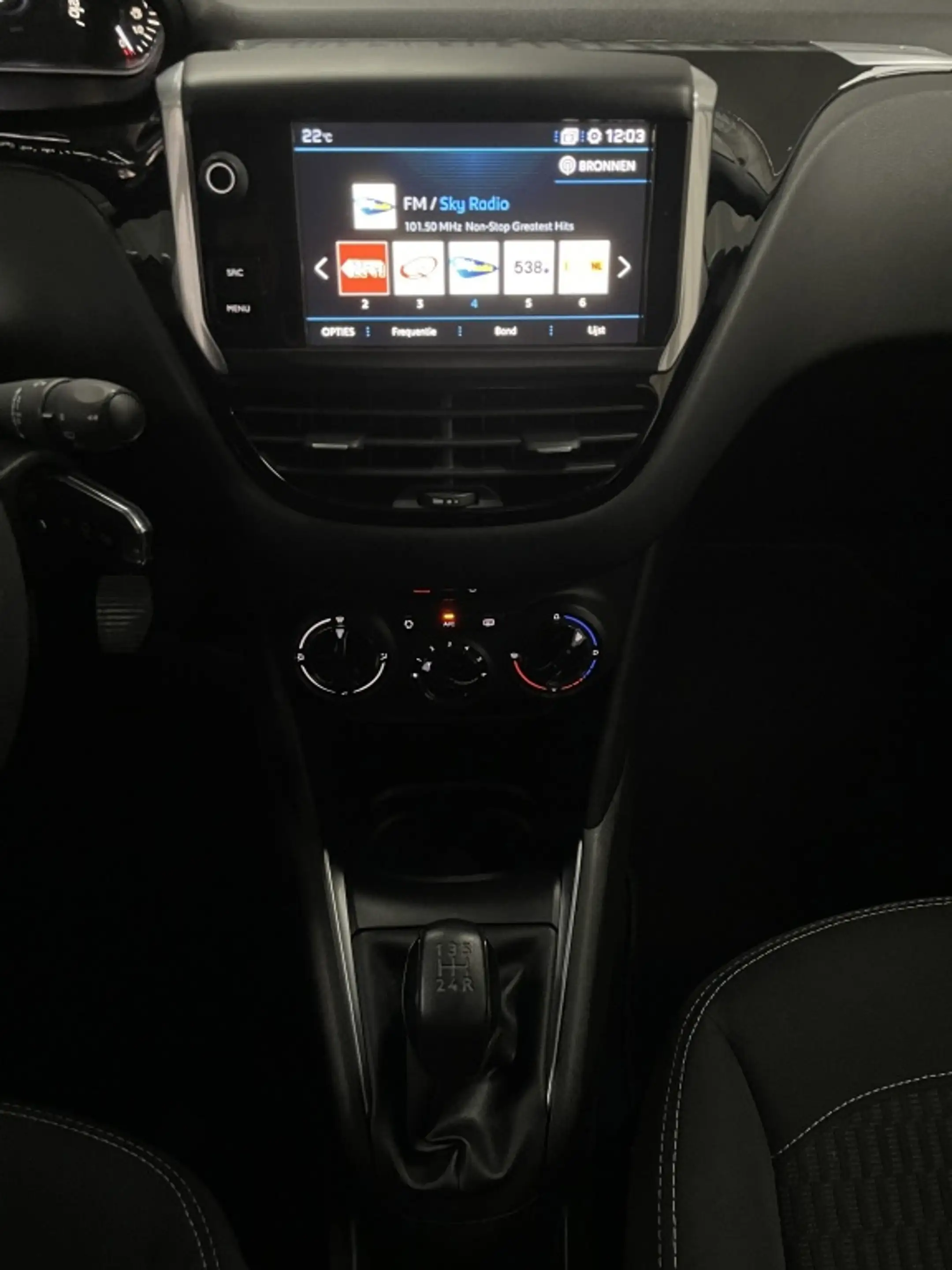 Peugeot 208 Blue Lion 82pk Airco | Cruise | 1.2 VTI 60KW/82PK — photo 35