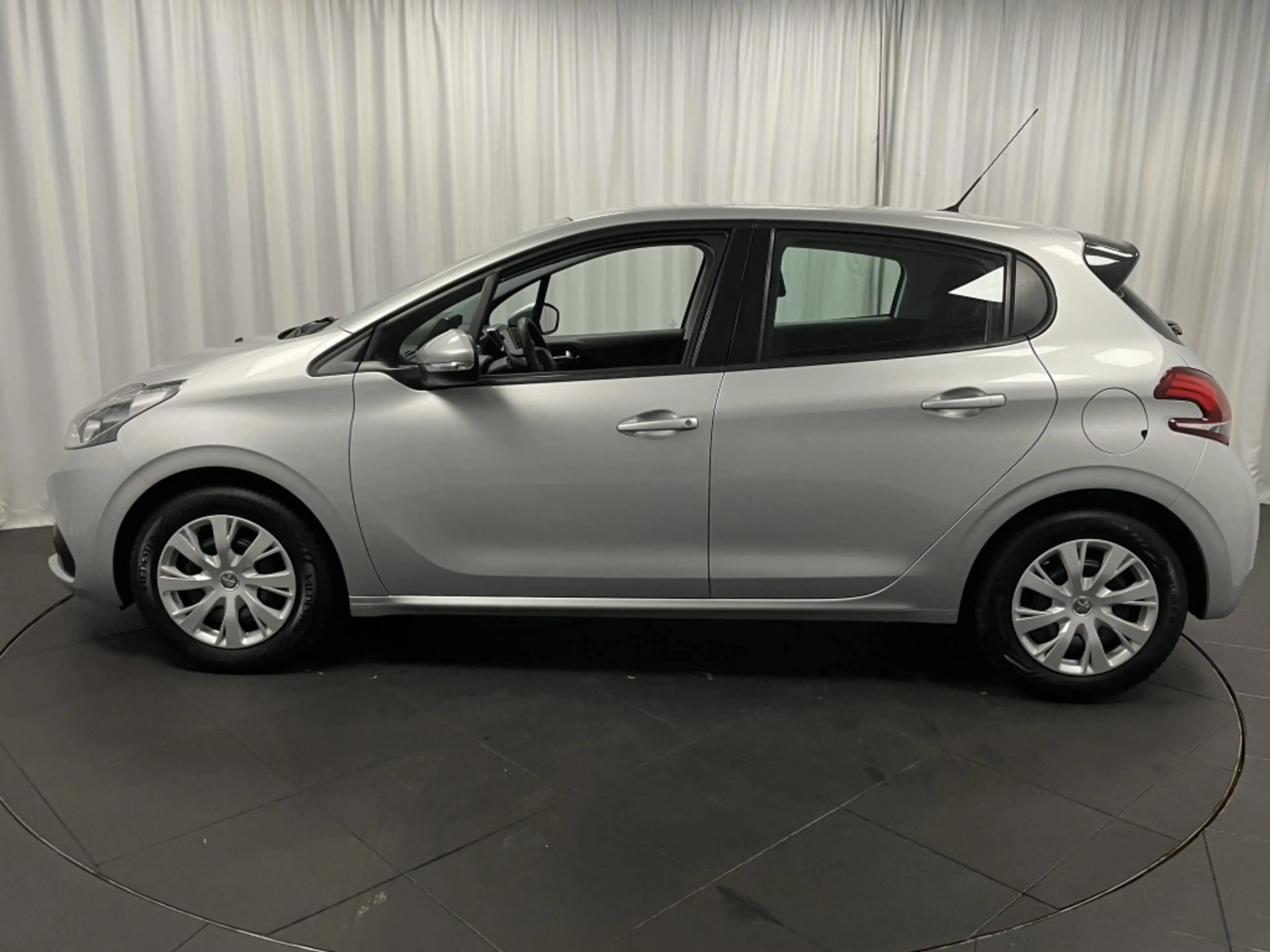 Peugeot 208 Blue Lion 82pk Airco | Cruise | 1.2 VTI 60KW/82PK — photo 2