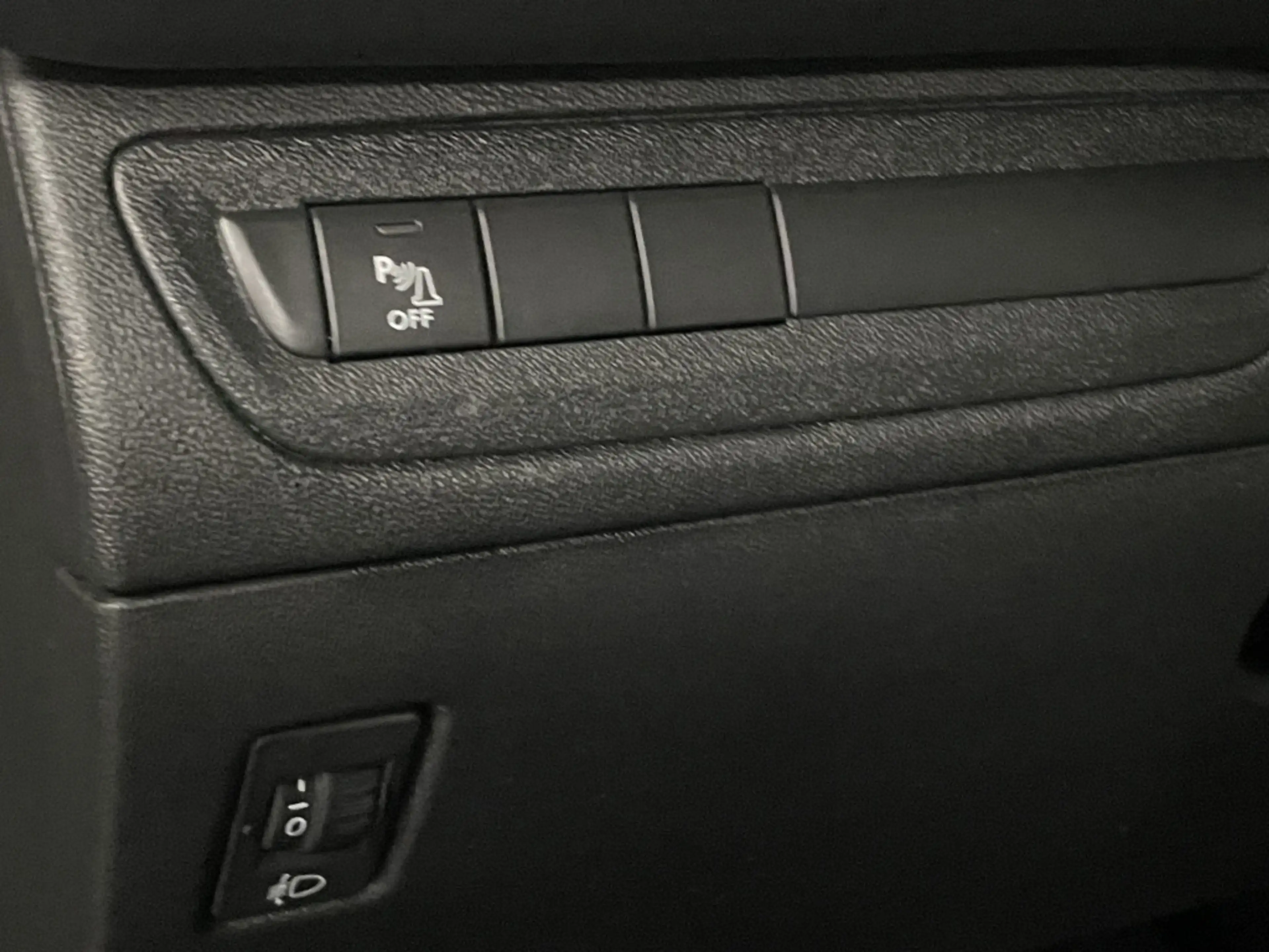 Peugeot 208 Blue Lion 82pk Airco | Cruise | 1.2 VTI 60KW/82PK — photo 28