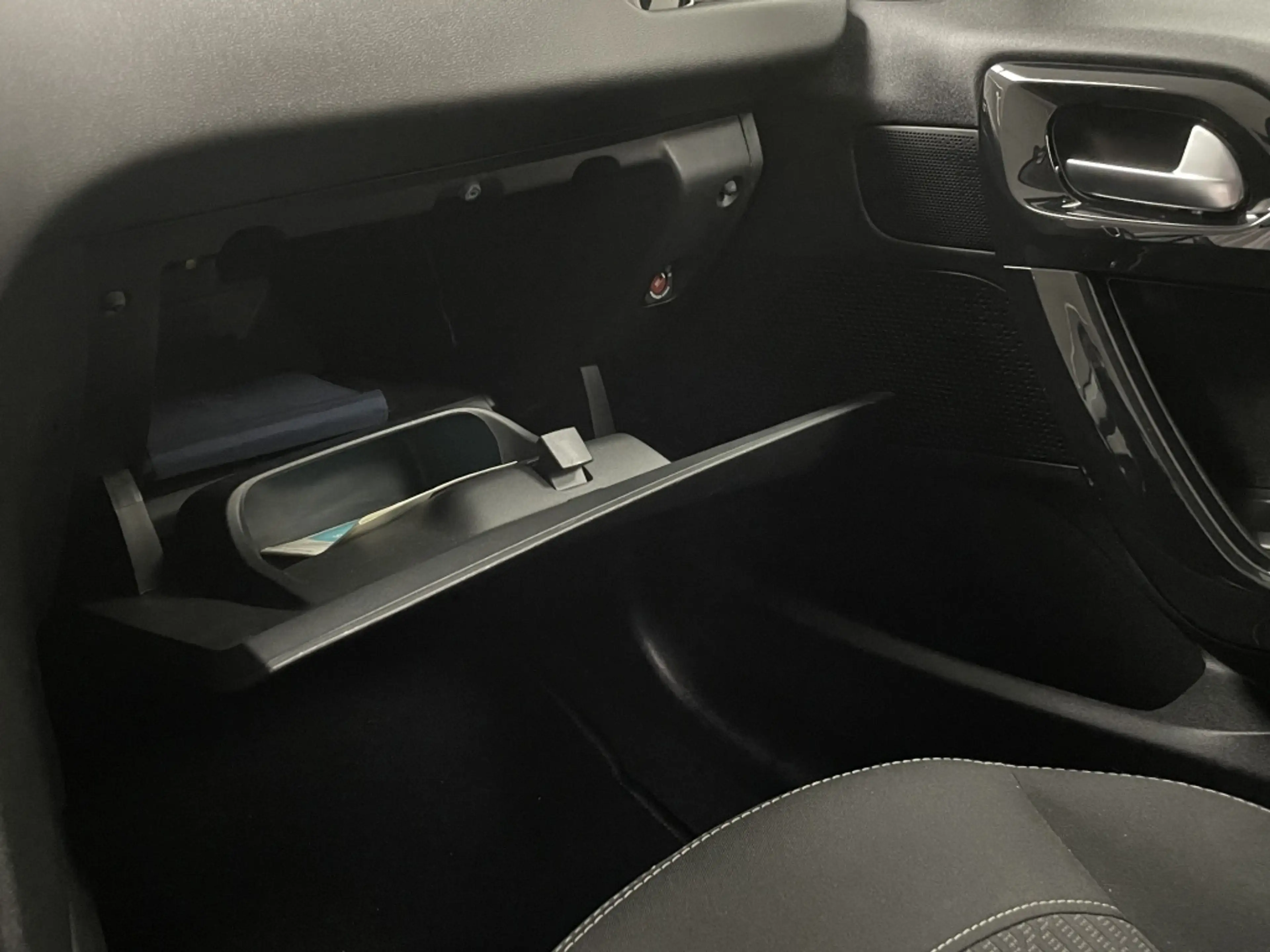 Peugeot 208 Blue Lion 82pk Airco | Cruise | 1.2 VTI 60KW/82PK — photo 43