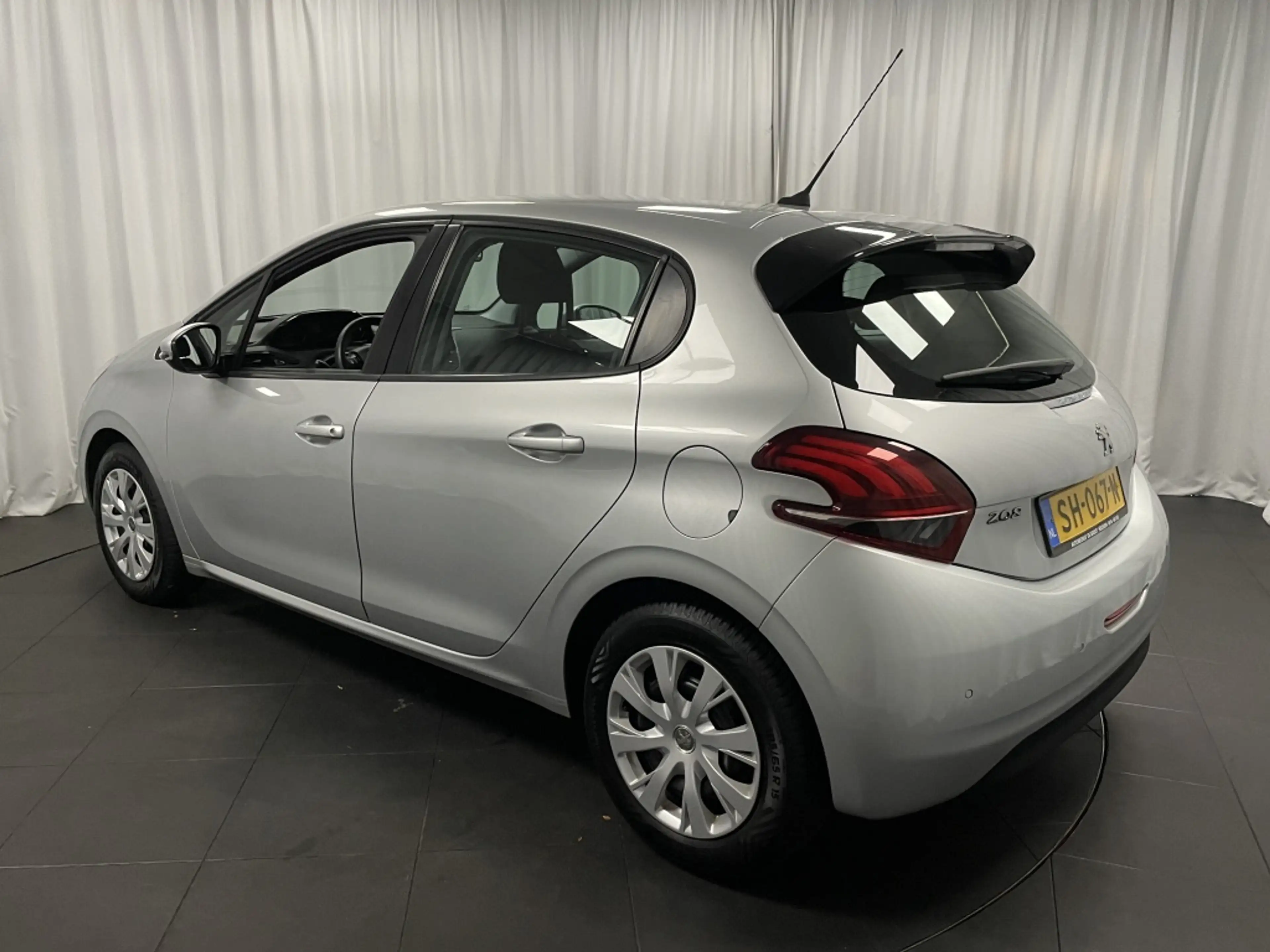Peugeot 208 Blue Lion 82pk Airco | Cruise | 1.2 VTI 60KW/82PK — photo 3