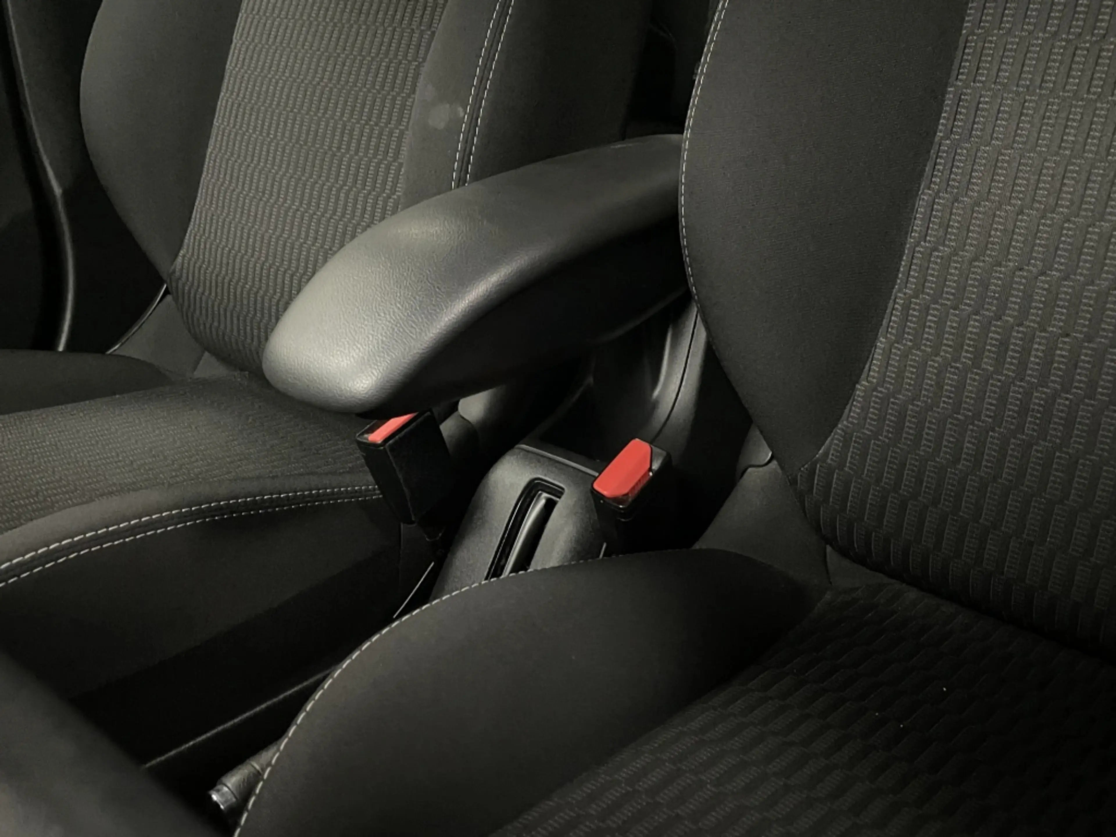 Peugeot 208 Blue Lion 82pk Airco | Cruise | 1.2 VTI 60KW/82PK — photo 27