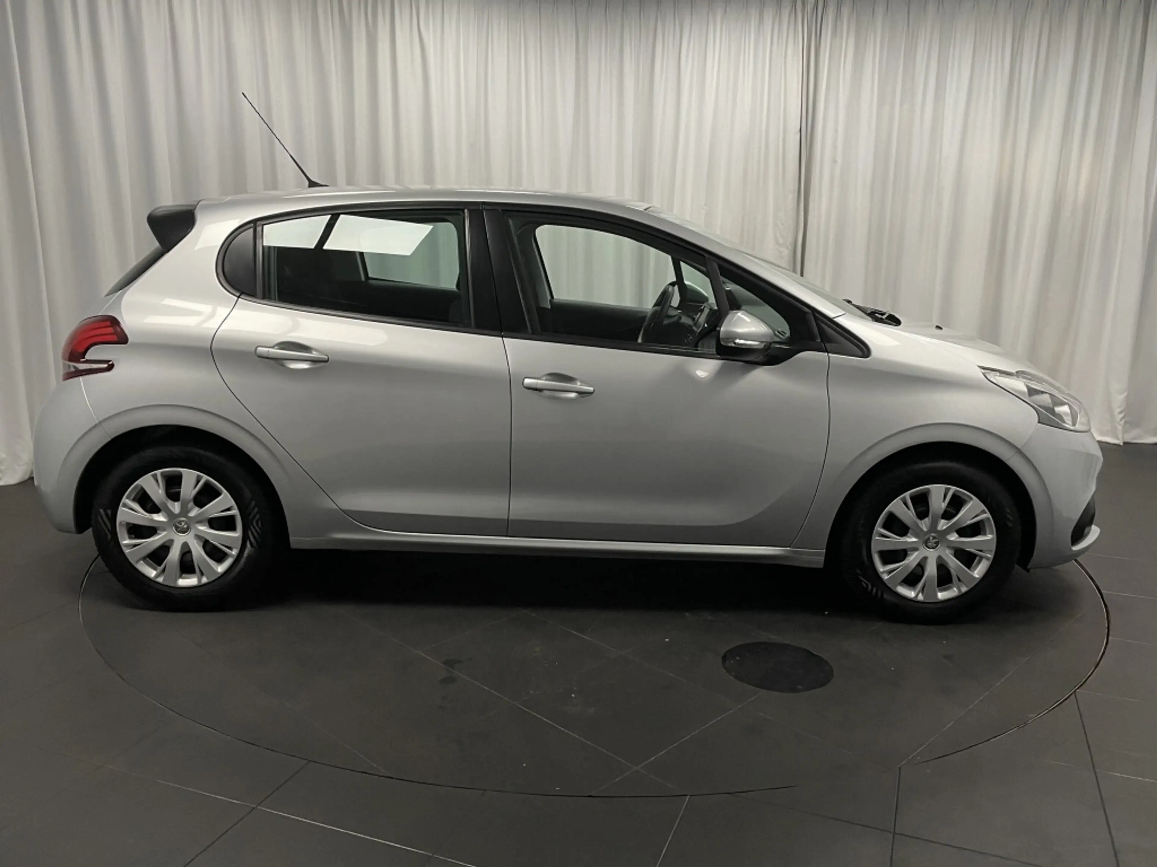 Peugeot 208 Blue Lion 82pk Airco | Cruise | 1.2 VTI 60KW/82PK — photo 5