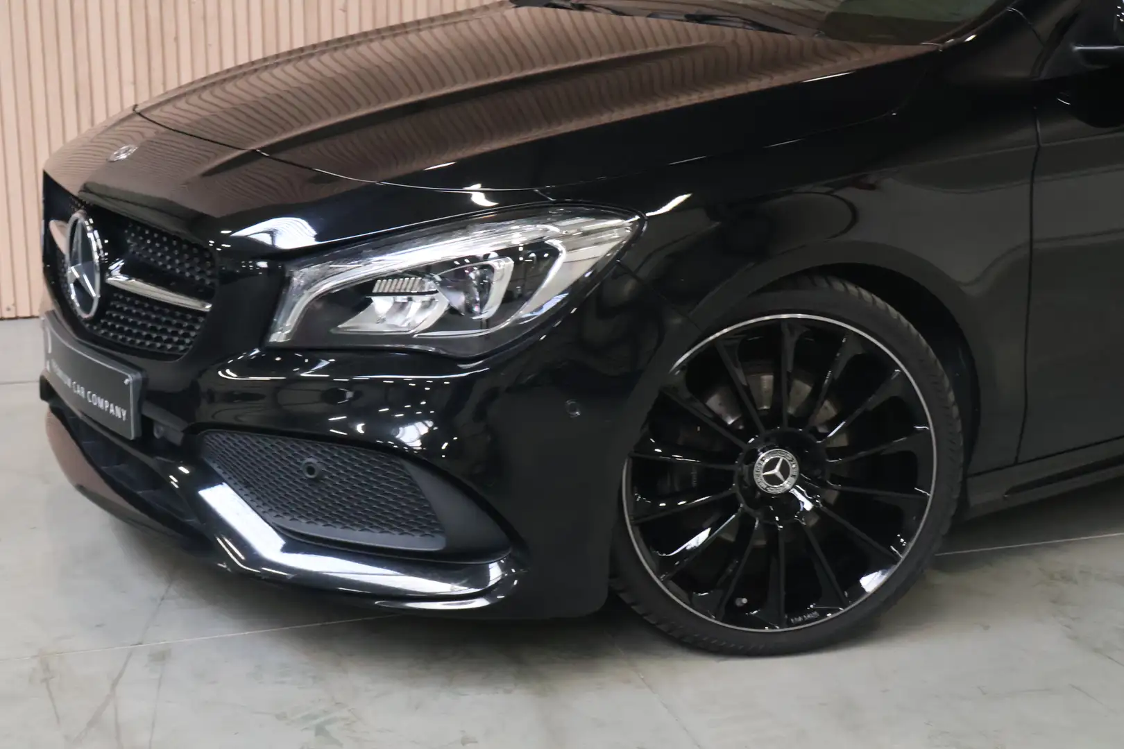 Mercedes-Benz CLA 180 CLA 180 AMG Line| Panodak| Prof pack| Design pack Negru - 2