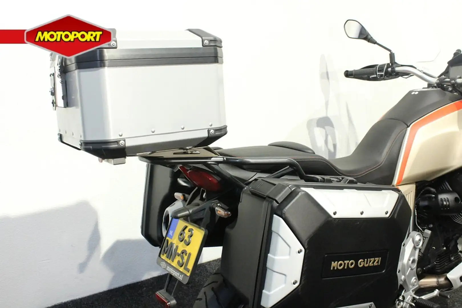 Moto Guzzi V 85 TT TRAVEL Zwart - 2