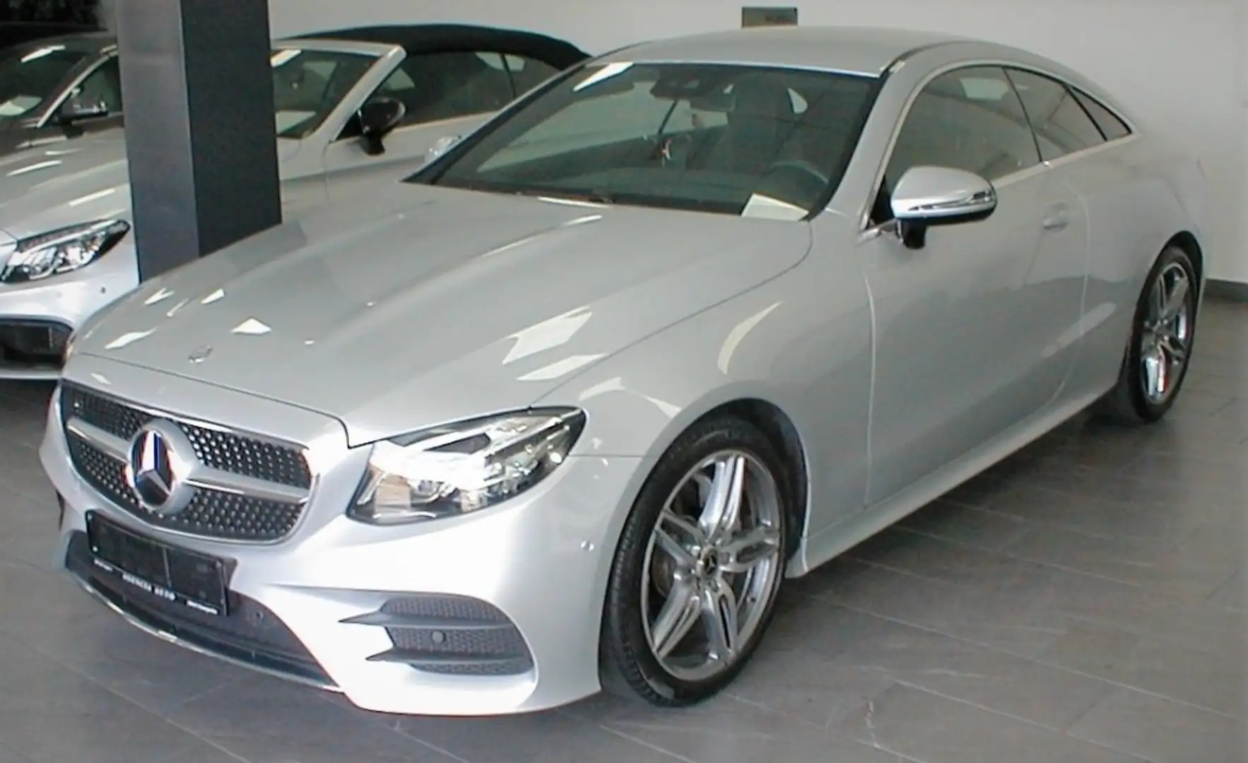 Mercedes-Benz E 220 Coupé 220d 9G-Tronic Plateado - 1