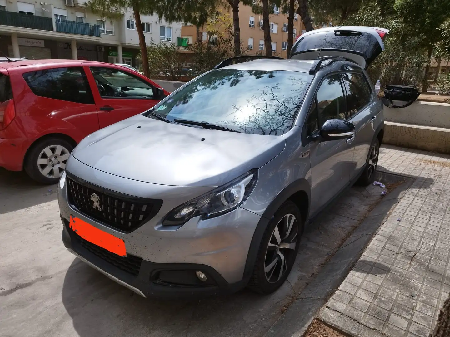 Peugeot 2008 GT line,1.2, 110cv,111mil km,Automática aisin 6 Gris - 1