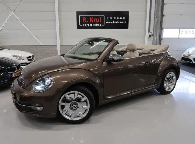 Volkswagen Beetle cabrio 1.2 TSI 70'S Leer 18 inch Beige kap Toffeeb