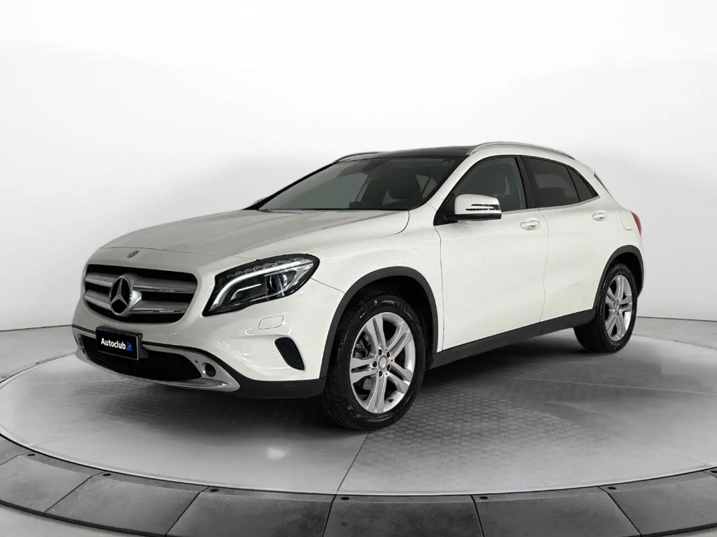 Mercedes-Benz GLA 200 d Sport Bianco - 1
