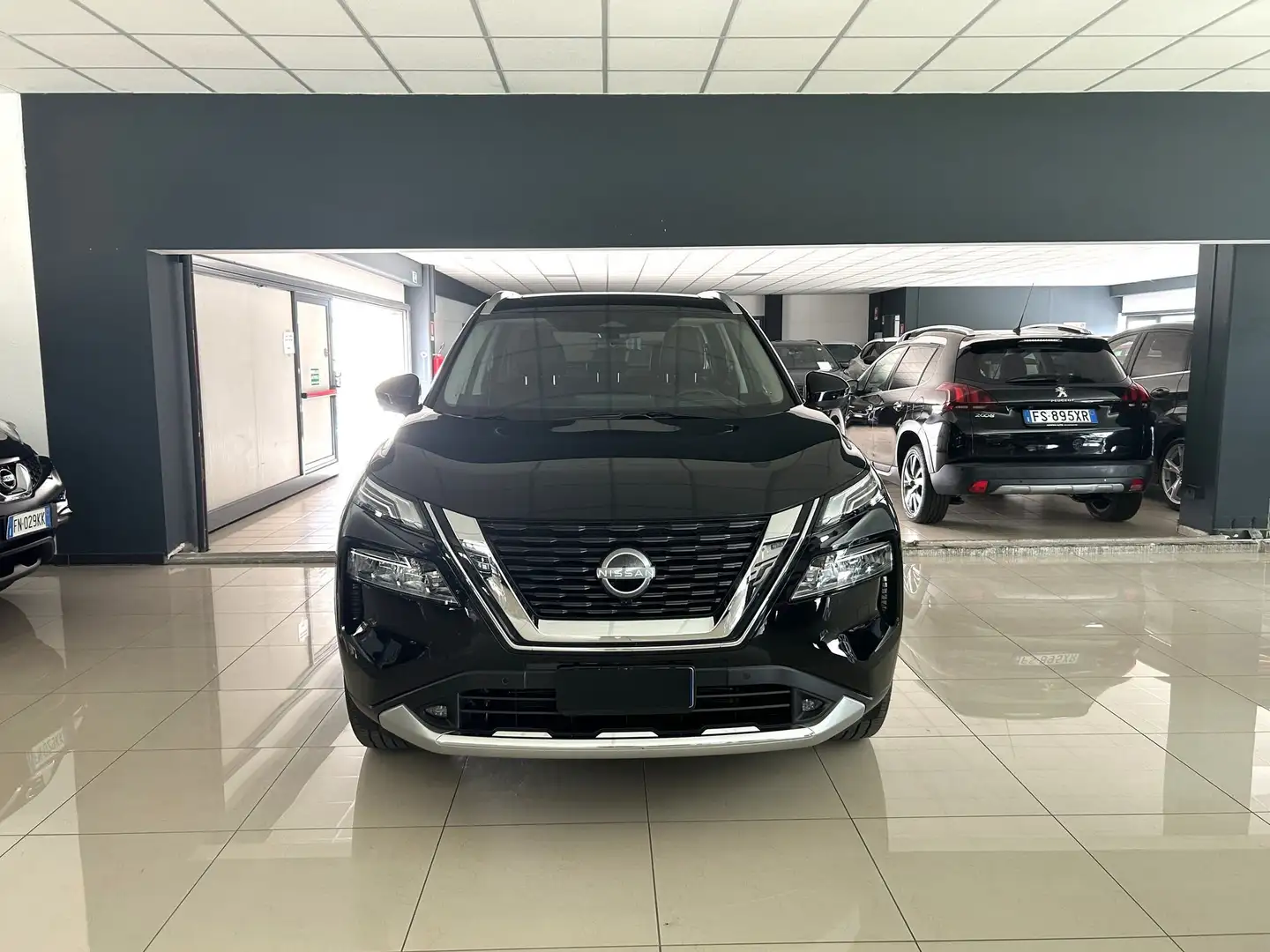 Nissan X-Trail X-Trail Mild Hybrid 2WD 5 posti Tekna Premium Pack Schwarz - 2