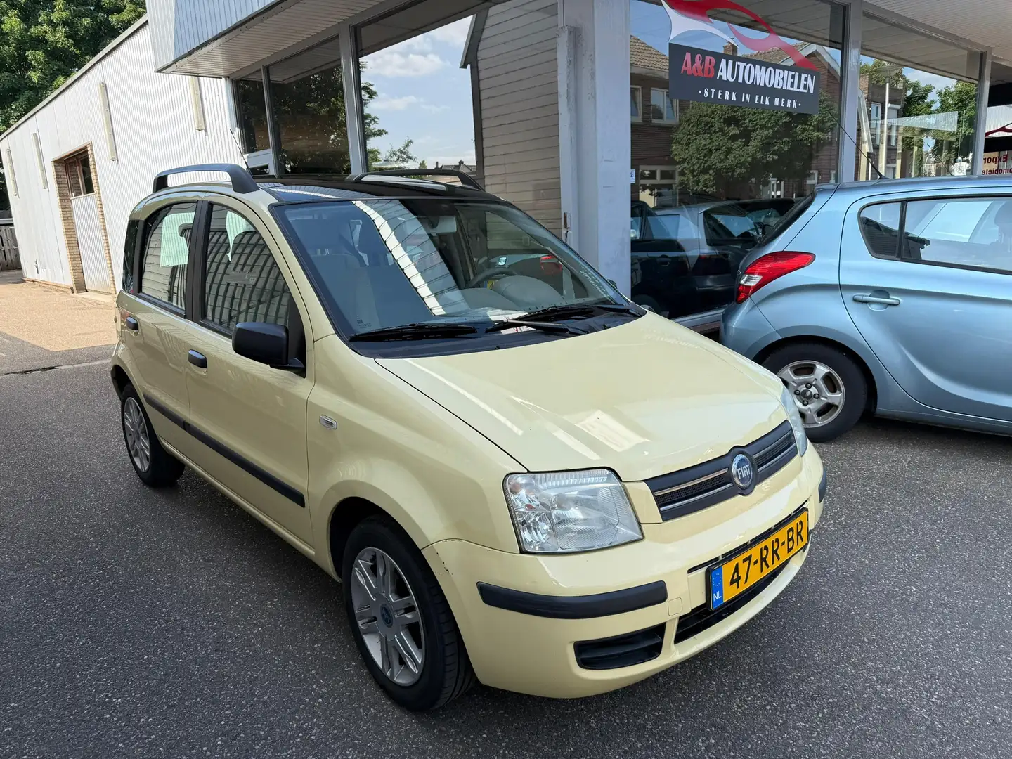 Fiat Panda 1.2 Exclusive |NIEUWE APK | Pano| Clima | Geel - 1