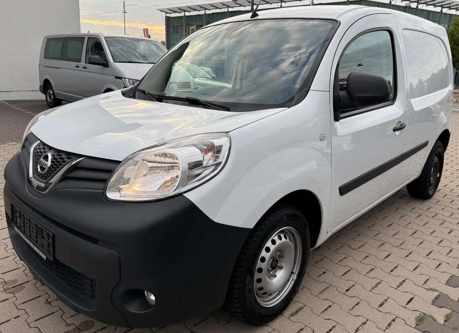 Nissan NV250 Kastenwagen L1H1 2,0t Comfort Weiß - 1