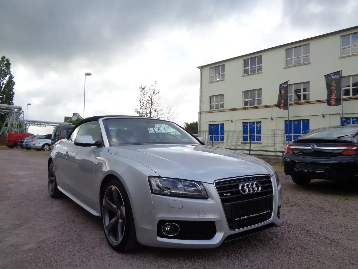 Audi A5 2.0 TFSI quattro Automatik S-Line Cabrio Plateado - 2