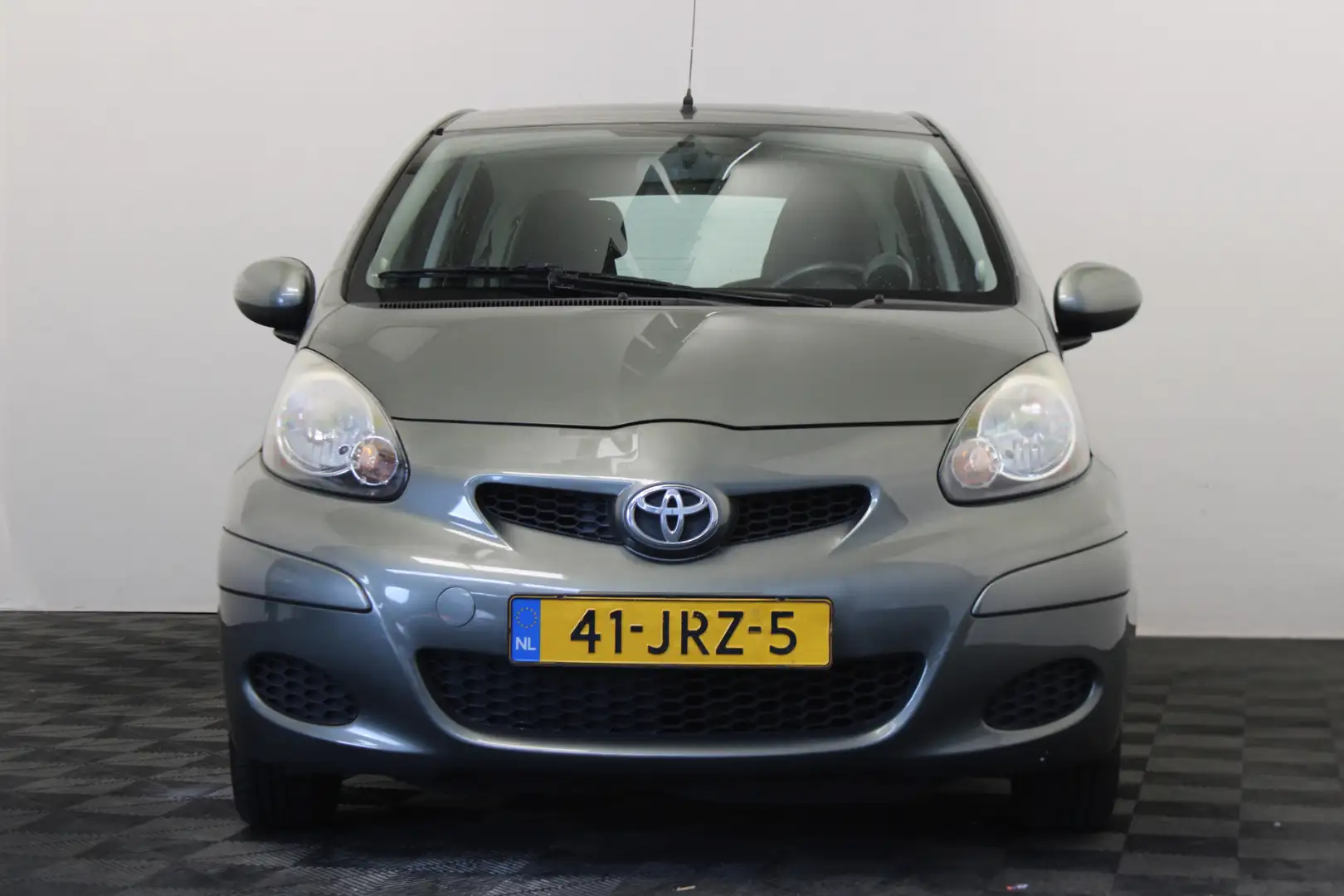 Toyota Aygo 1.0-12V Aspiration Green |Airco|Alcantara| Зелений - 2