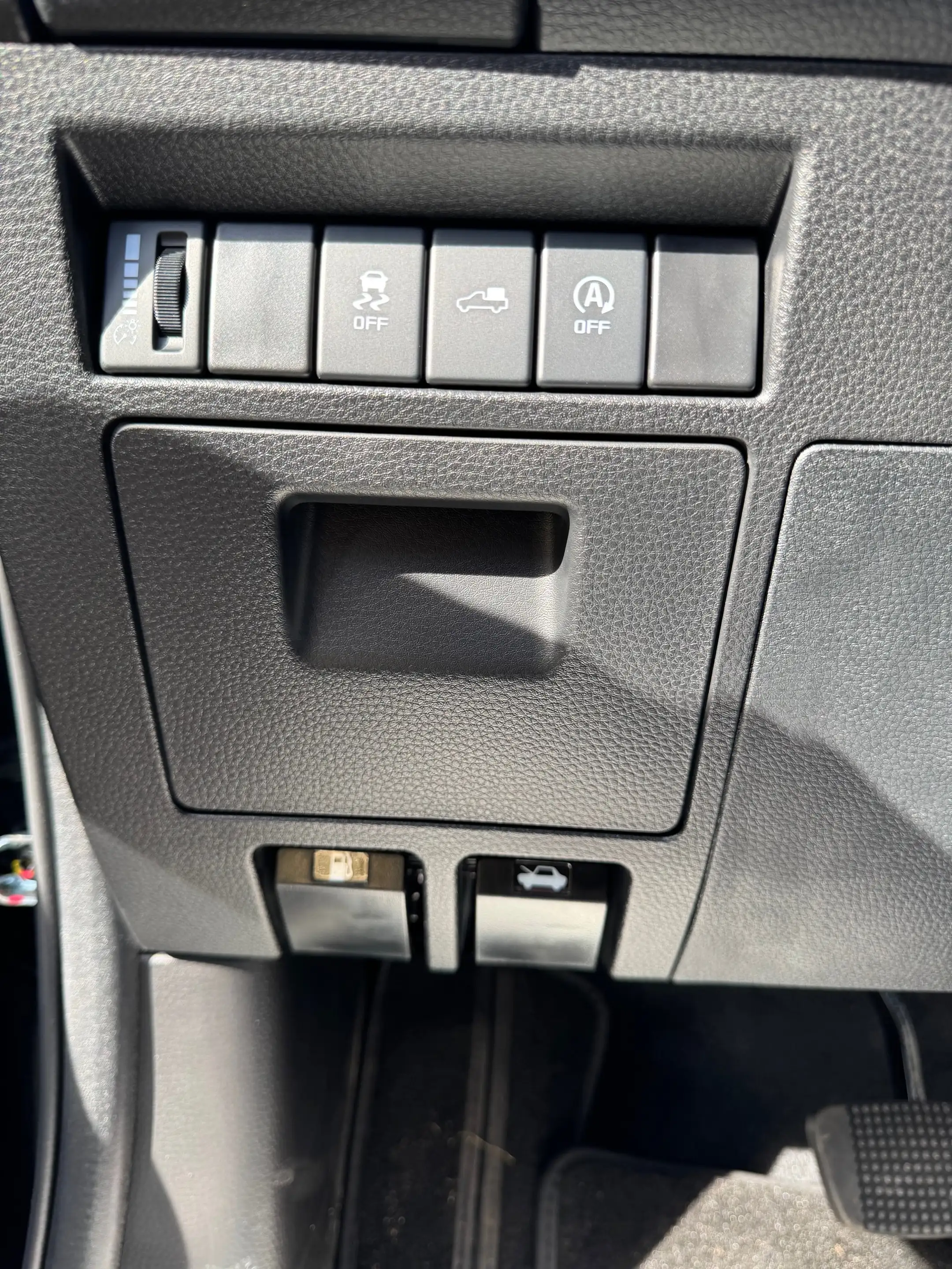 Isuzu D-Max 1.9l Space Cab 4x4 V-CROSS A/T — photo 15