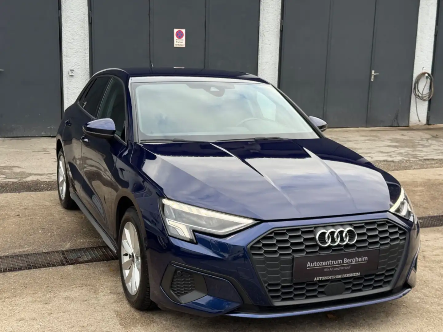Audi A3 30 TFSI Blau - 2